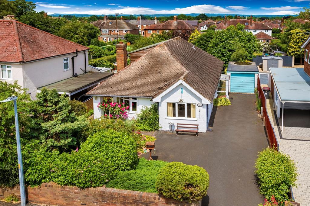 Barnfield Crescent, Wellington... 3 bed bungalow £315,000