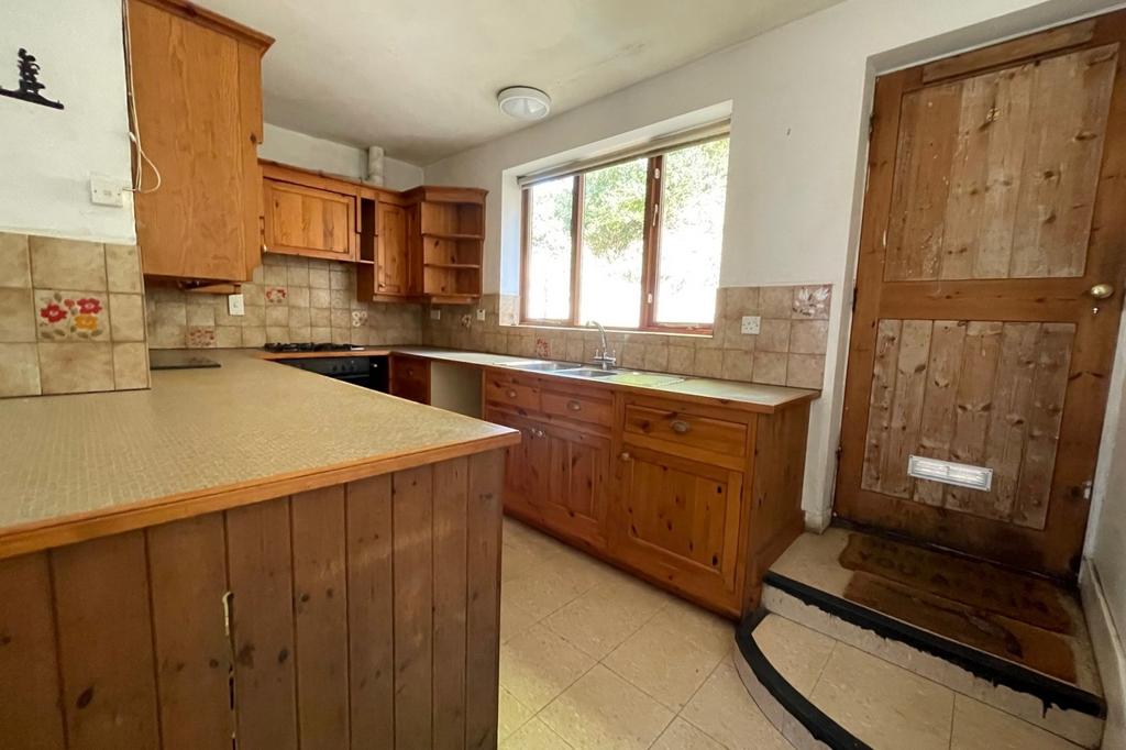 4- Kitchen