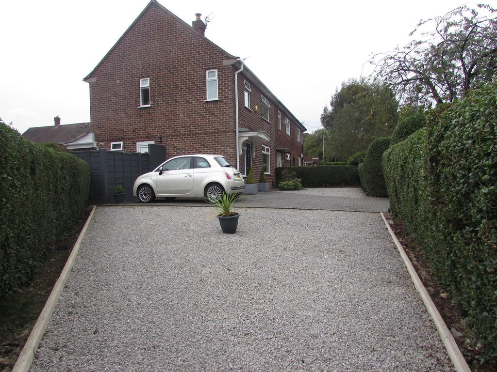 Oatlands Road, Woodhouse Park, Manchester, M22 3 bed end of terrace