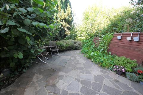 18 The Vale, Brentwood, CM14 4UP