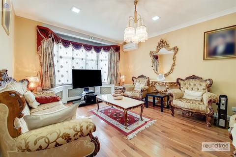 36 Wykeham Road, London, NW4 2SU