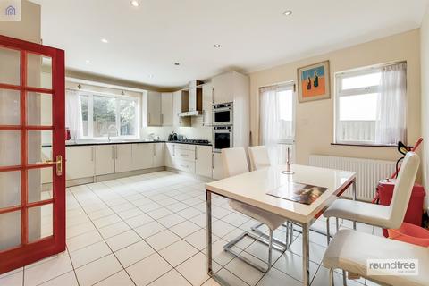 36 Wykeham Road, London, NW4 2SU