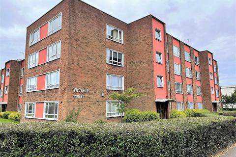 2 bedroom flat to rent, Romford