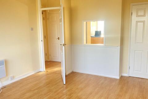 2 bedroom flat to rent, Romford