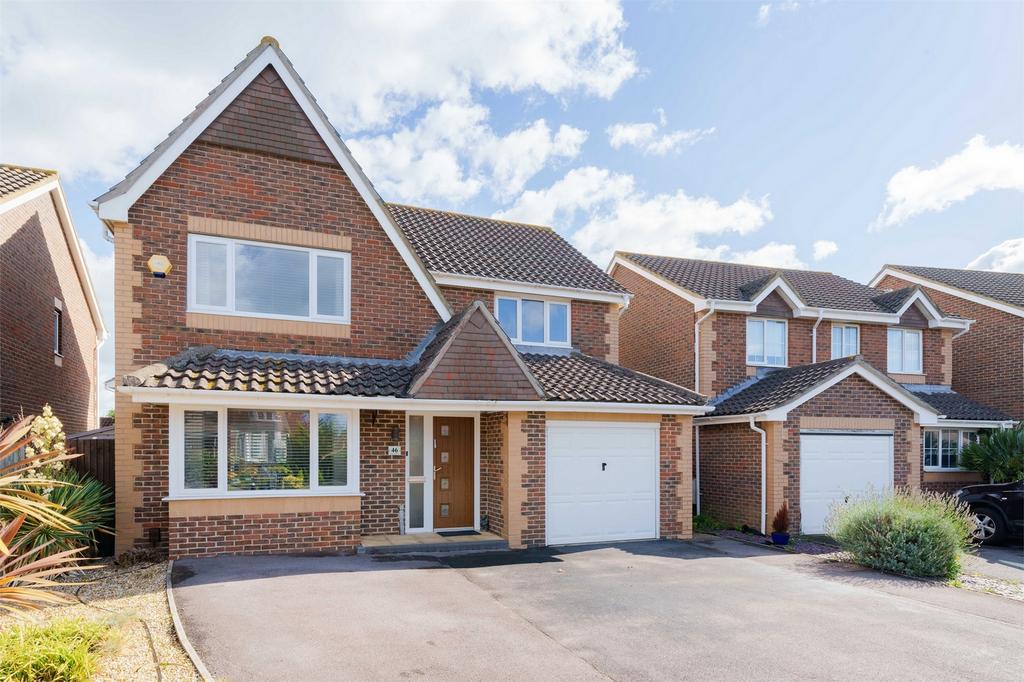 Fitzroy Drive, LeeontheSolent... 4 bed detached house £549,995