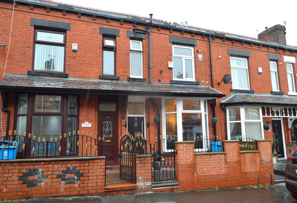 Gainsborough Avenue, Oldham, OL8 1AJ 5 bed terraced house £199,995