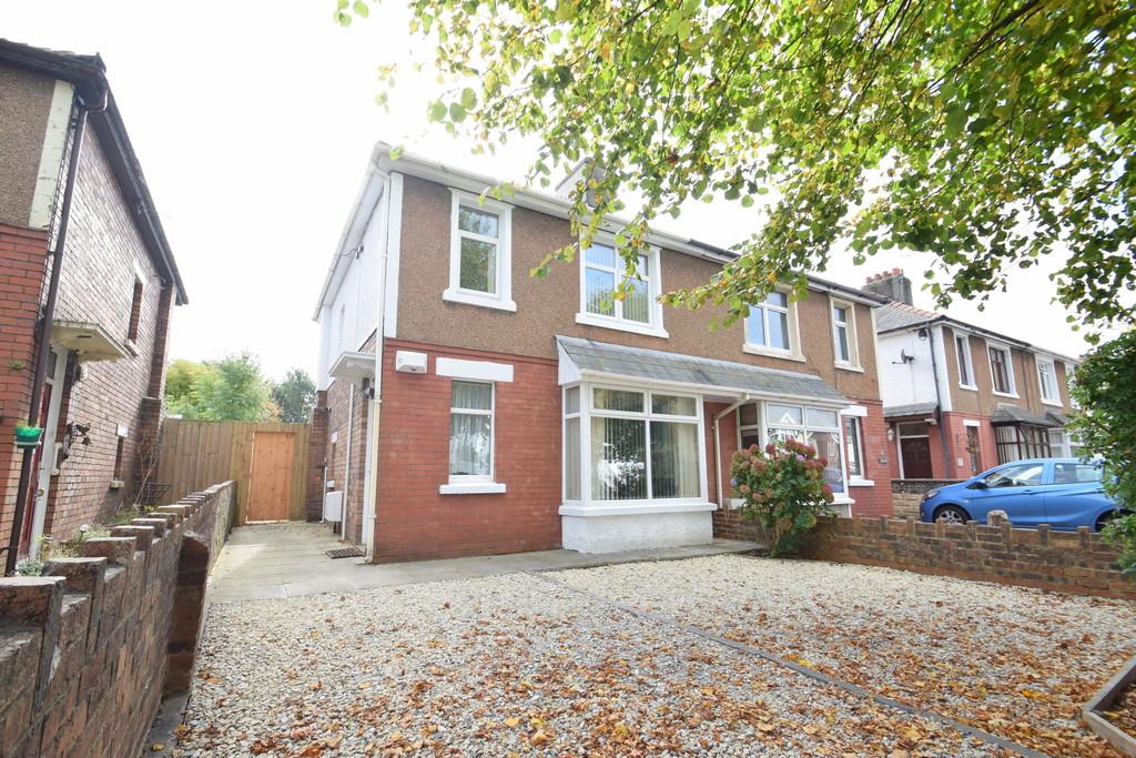 13 Brynteg Avenue, Bridgend, Bridgend... 3 bed semidetached house £