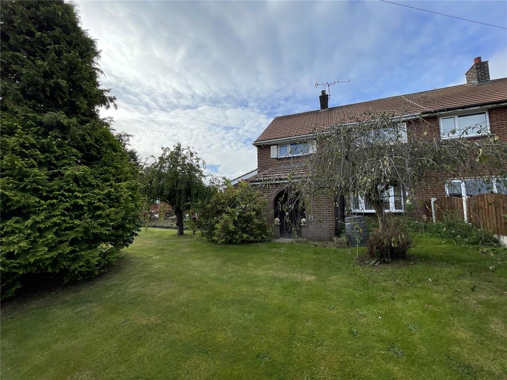 Blackheath Road, Athersley South, Barnsley, S71 3 bed semidetached