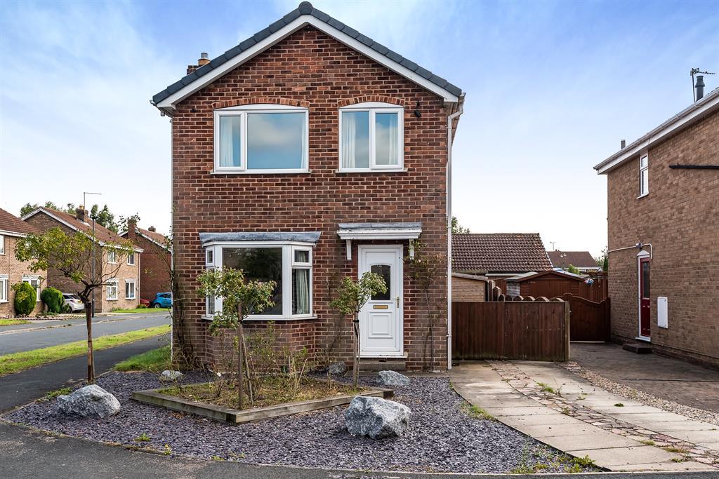 Bramley Avenue, Barlby, Selby, YO8 5EY 3 bed detached house £190,000