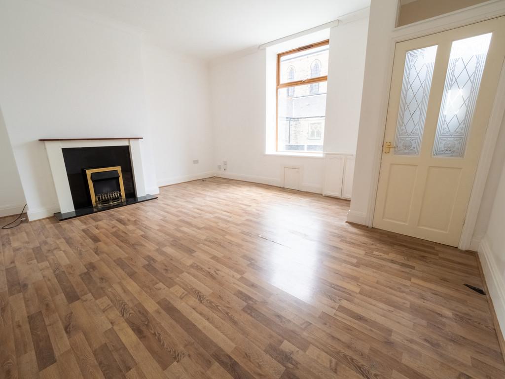 Earnsdale Road, Sunnyhurst Darwen 3 bed terraced house £125,000