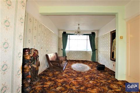 116 Amery Gardens, Romford, RM2 6RR