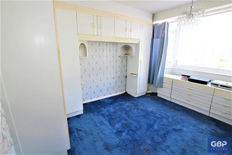 116 Amery Gardens, Romford, RM2 6RR