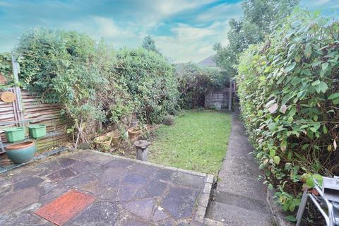 126 Cross Road, Mawneys, Romford, RM7 8EL