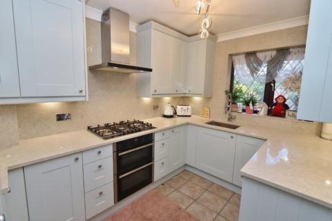 3 Paceheath Close, Romford, RM5 3DN