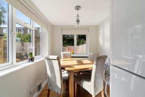 16 Green Lane, London, W7 2PB
