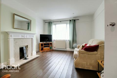 21 Shrublands Close, Chelmsford, CM2 6LR