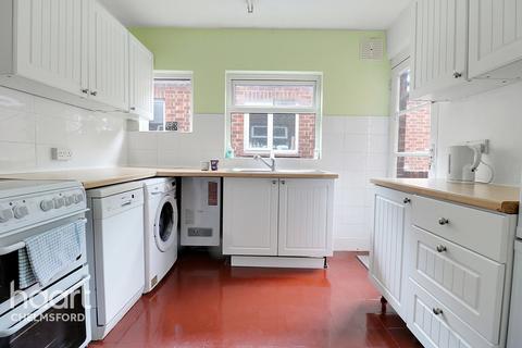 21 Shrublands Close, Chelmsford, CM2 6LR