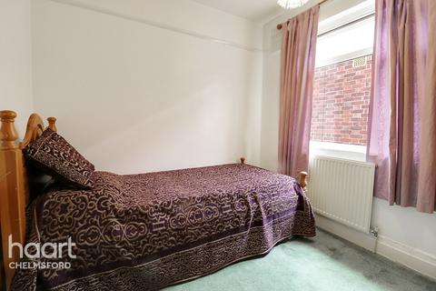 21 Shrublands Close, Chelmsford, CM2 6LR