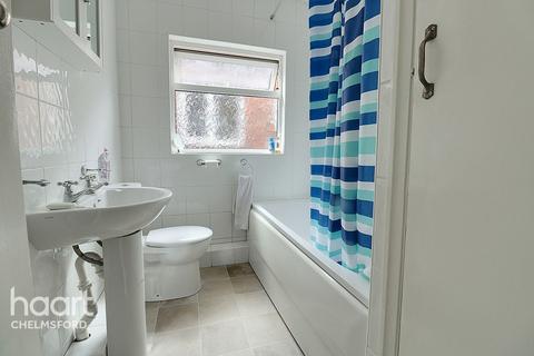 21 Shrublands Close, Chelmsford, CM2 6LR