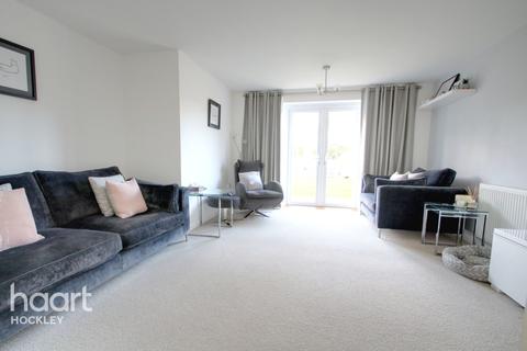 10 Aaron Lewis Close, Hawkwell, Hockley, SS5 4FE