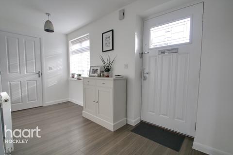 10 Aaron Lewis Close, Hawkwell, Hockley, SS5 4FE
