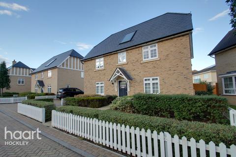 10 Aaron Lewis Close, Hawkwell, Hockley, SS5 4FE