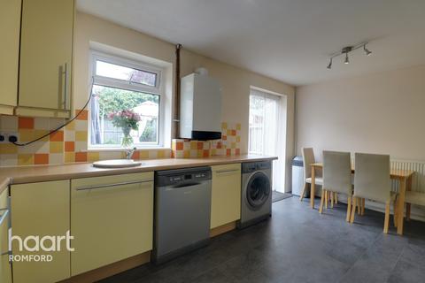 4 Horndon Close, Romford, RM5 3HD