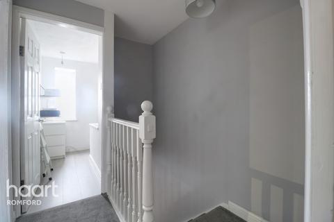 4 Horndon Close, Romford, RM5 3HD