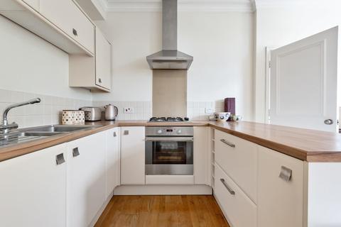 Flat 7, 4 Waldegrave Park, Twickenham, TW1 4TE