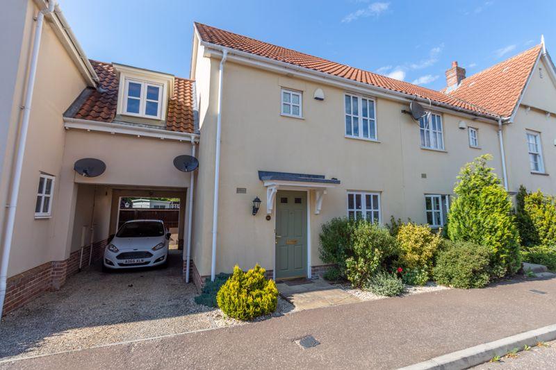 Vanguard Chase, Costessey, Norwich 3 bed semidetached house £975 pcm