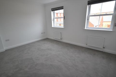 3 bedroom terraced house to rent, Guelder Rose, CM6