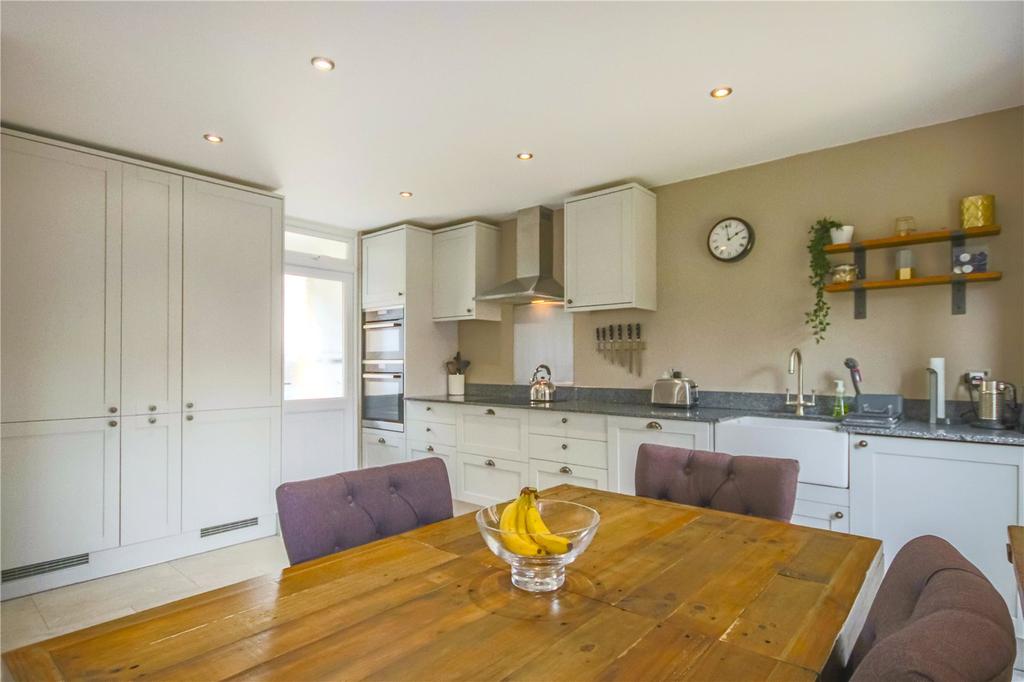 Diner/Kitchen