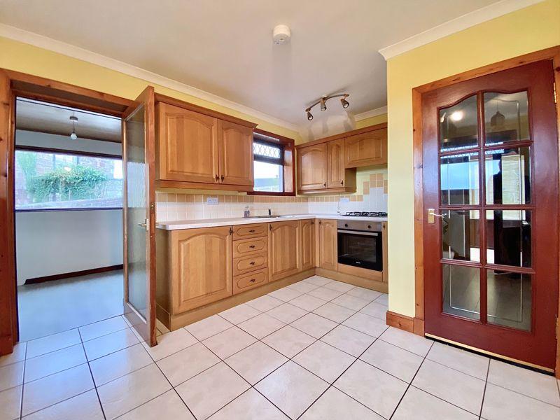 Hicks Avenue, Maybole 2 bed end of terrace house £73,000