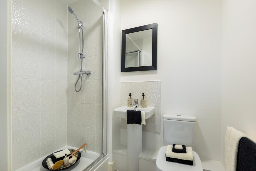 No need to share the bathroom with your own en suite