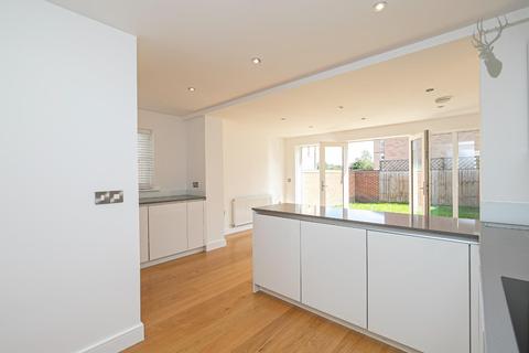 3 Mowbray Close, Epping, CM16 5AZ