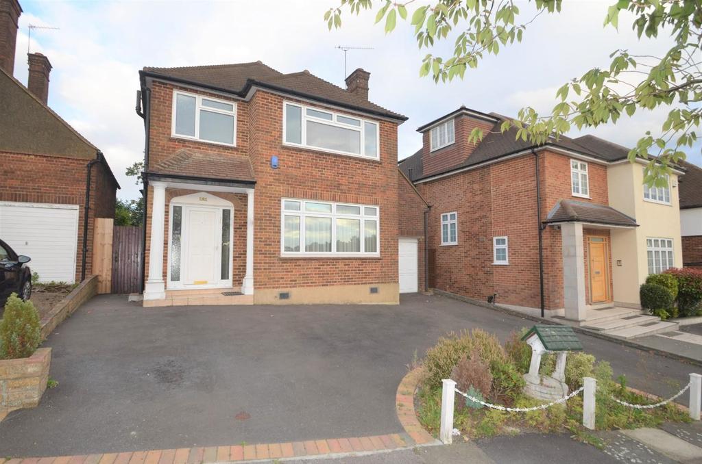 The Reddings, Mill Hill, NW7 3 bed detached house £2,650 pcm (£612 pw)