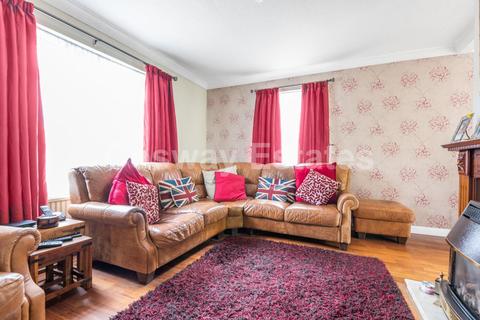 5 Woodcote Avenue, London, NW7 2PG