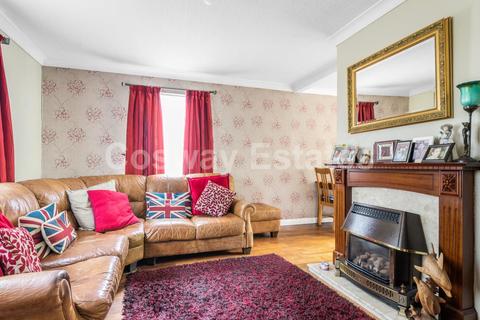 5 Woodcote Avenue, London, NW7 2PG
