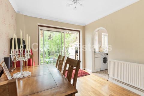 5 Woodcote Avenue, London, NW7 2PG