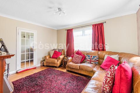 5 Woodcote Avenue, London, NW7 2PG