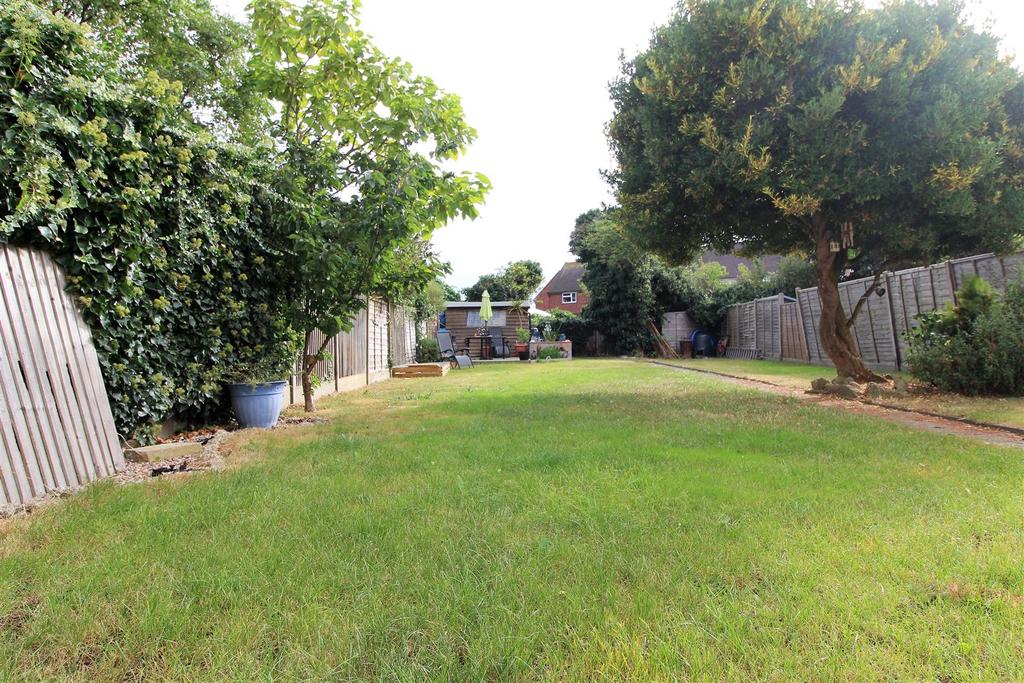 Brooke Avenue, Margate 3 bed semidetached house £325,000