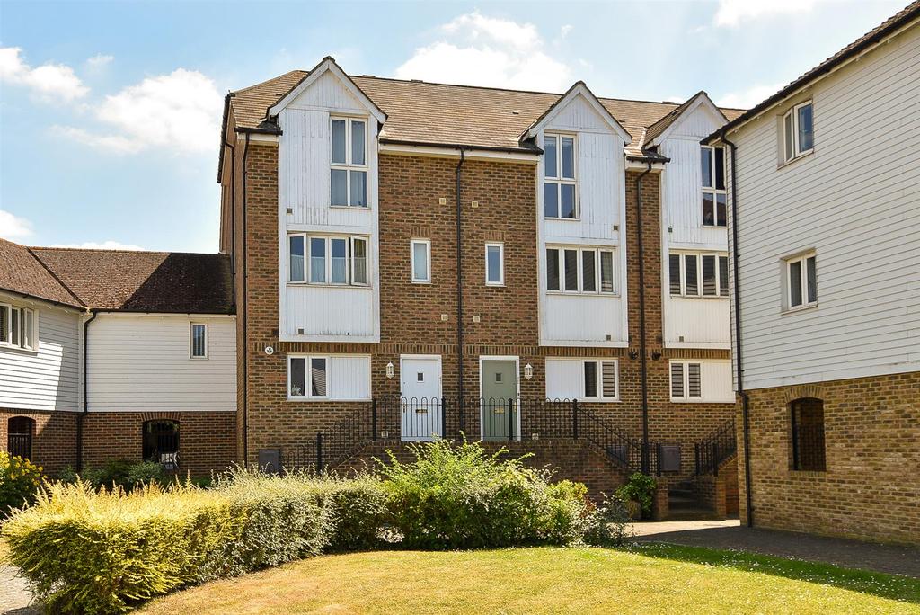 Medway Court, Aylesford 4 bed townhouse £370,000