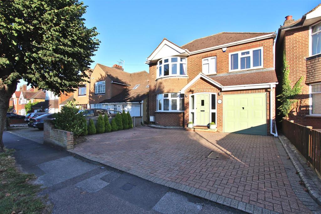 Park Drive, Sittingbourne 5 bed detached house £700,000