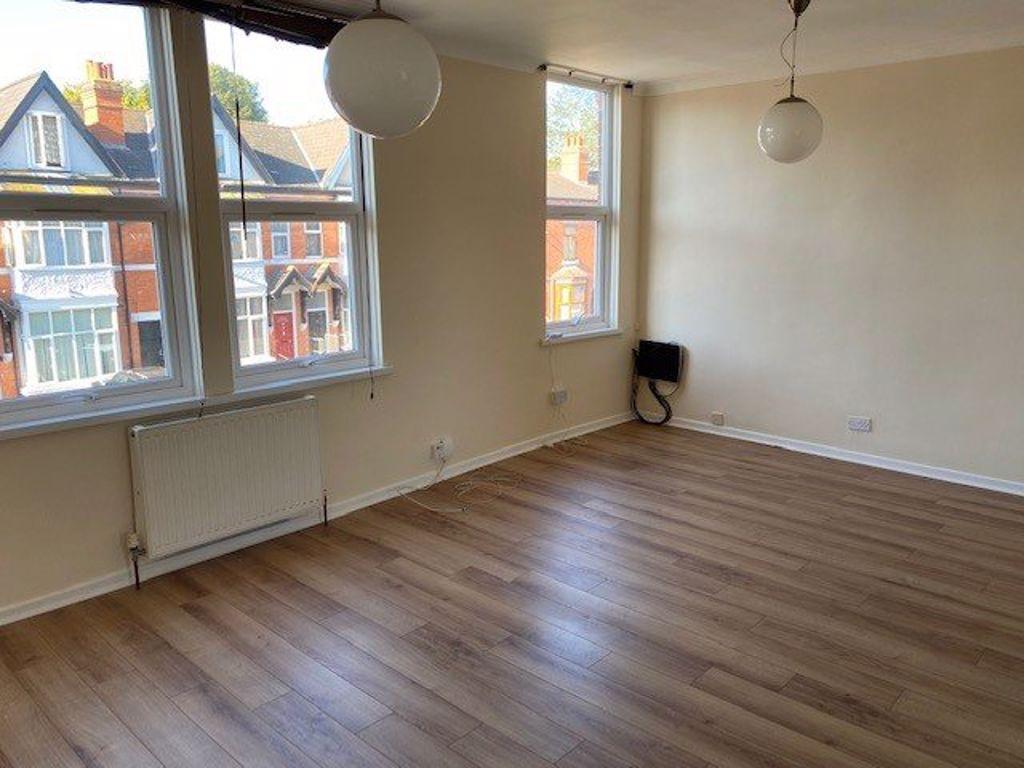 Chestnut Road, Moseley, B13 9AJ 2 bed flat £750 pcm (£173 pw)