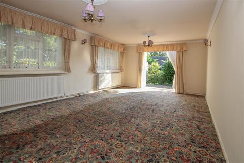 3 bedroom semi-detached bungalow for sale - Ash Close, Pilgrims Hatch, Brentwood