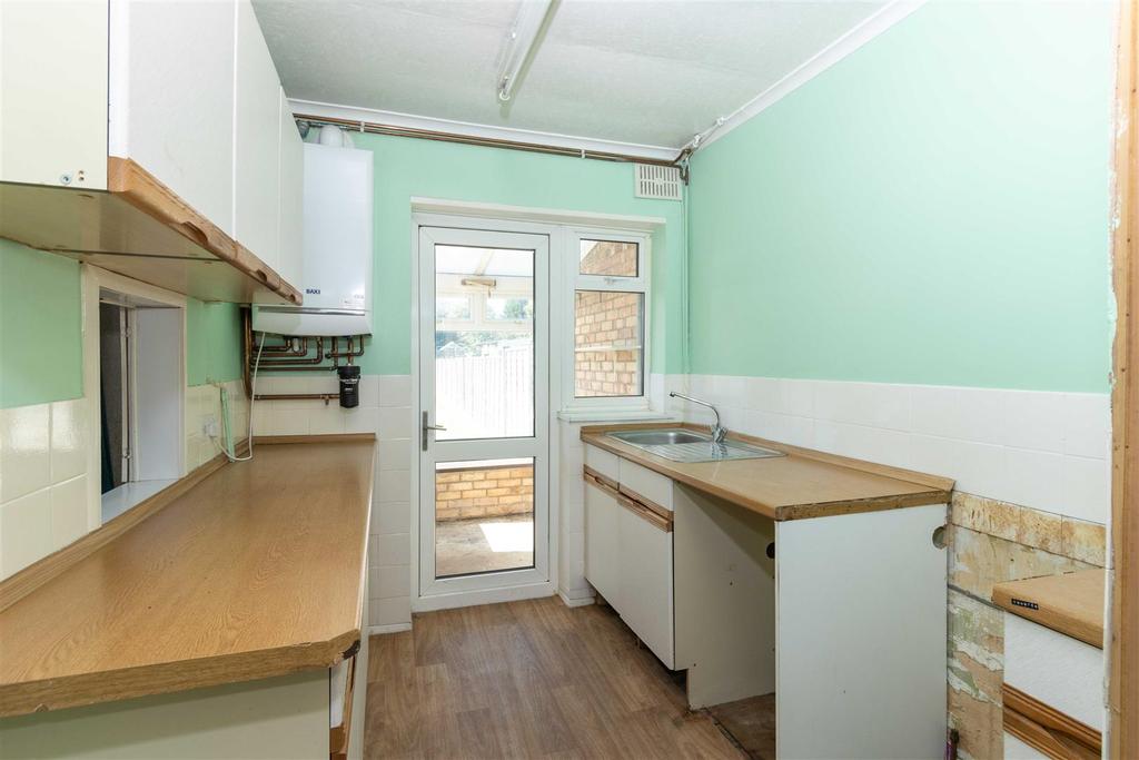 Irene Avenue, Lancing 3 bed terraced house £300,000