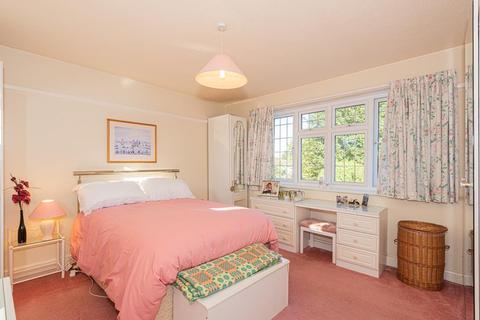 37 Fiddicroft Avenue, Banstead, SM7 3AD
