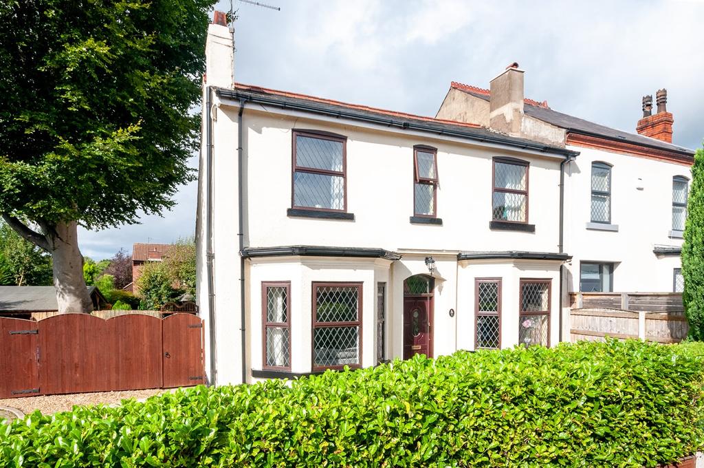 Newton Grove, Fearnhead, Warrington, WA2 4 bed semidetached house £