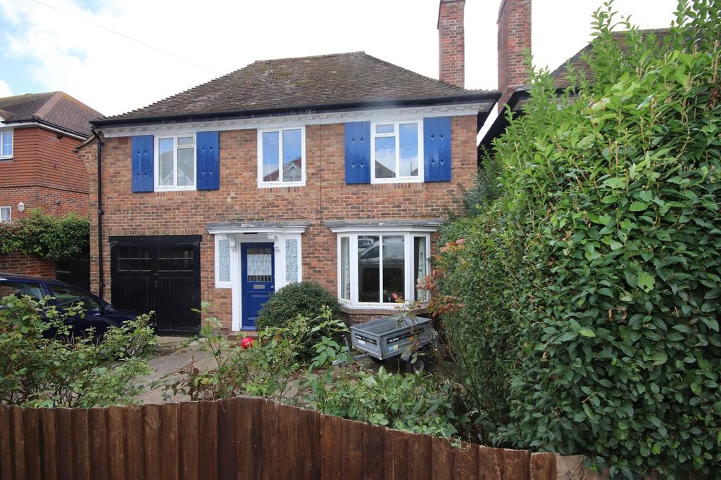 Jameson Road, BexhillonSea, TN40 4 bed detached house £545,000