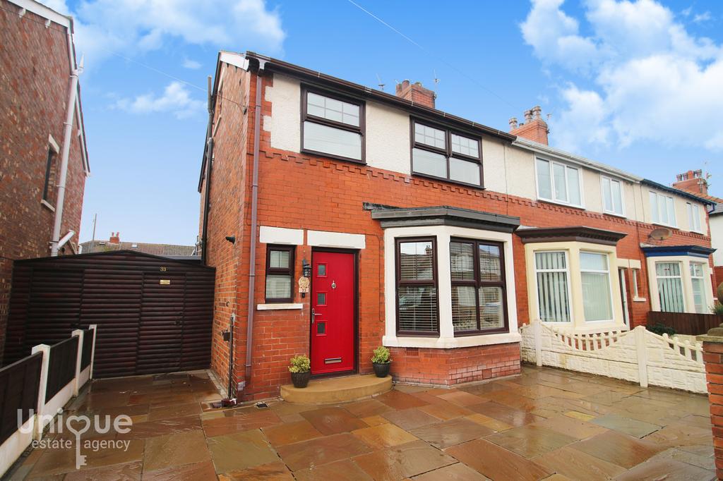 Dronsfield Road, Fleetwood, FY7 3 bed end of terrace house £180,000